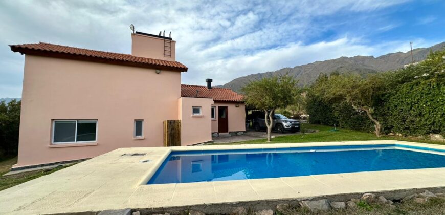 EXCELENTE CASA EN «BARRIO CERRADO CASCADAS»