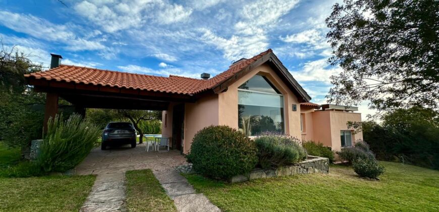 EXCELENTE CASA EN «BARRIO CERRADO CASCADAS»