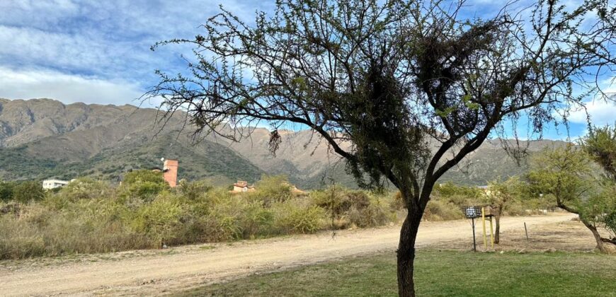 EXCELENTE CASA EN «BARRIO CERRADO CASCADAS»