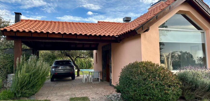 EXCELENTE CASA EN «BARRIO CERRADO CASCADAS»