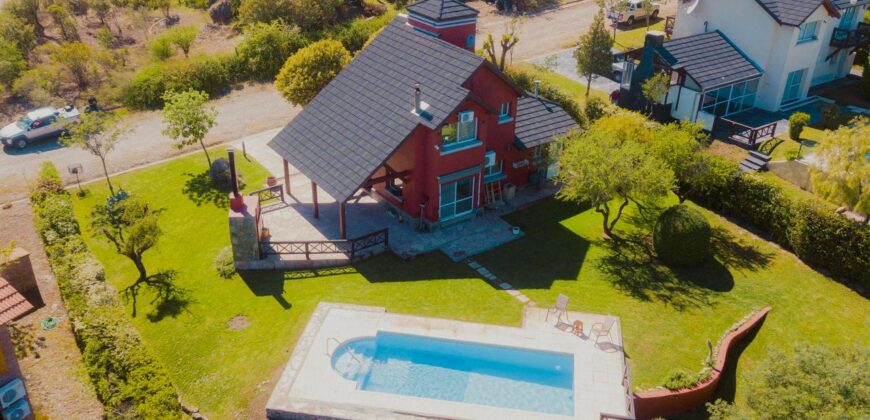 CASA EN LAS CASCADAS, ALDEA DE MONTAÑA