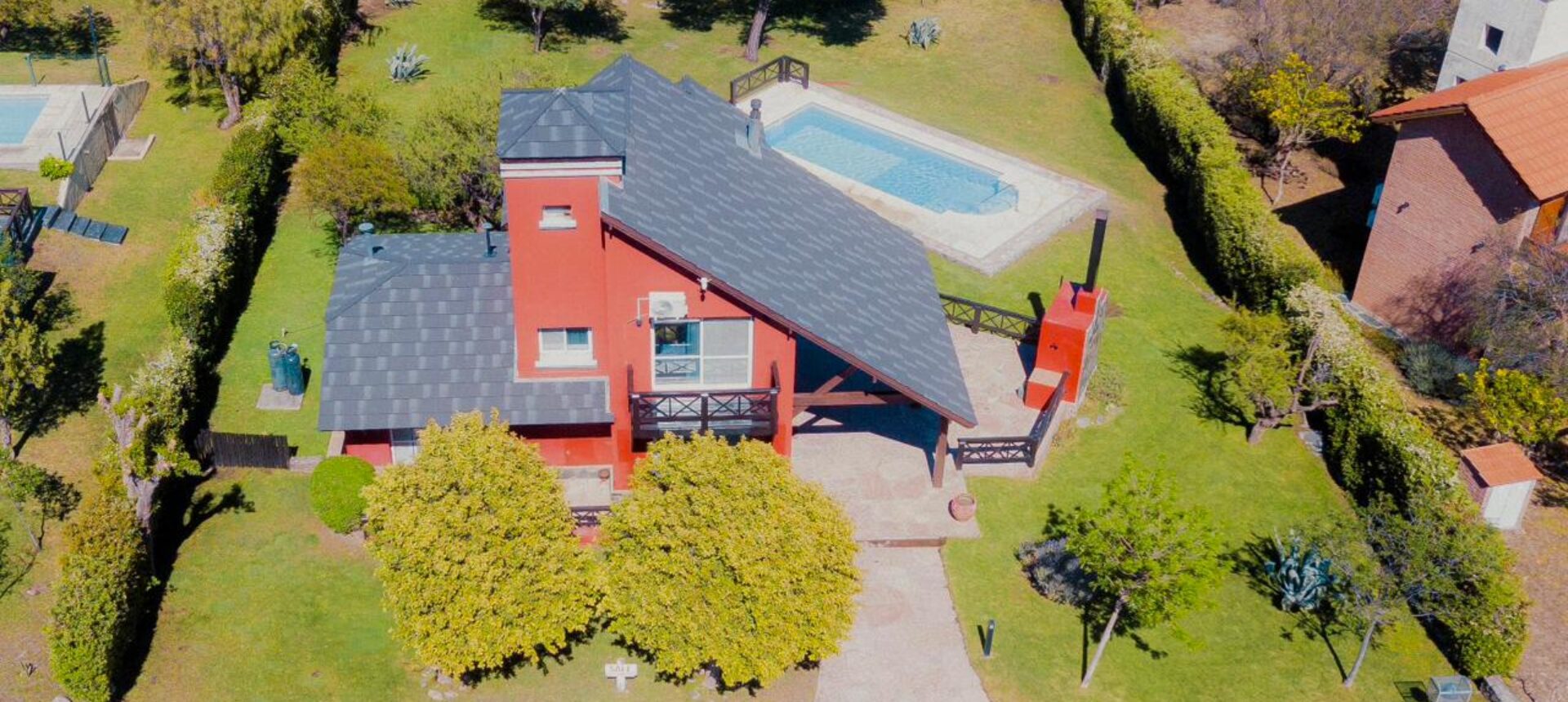 CASA EN LAS CASCADAS, ALDEA DE MONTAÑA