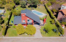 CASA EN LAS CASCADAS, ALDEA DE MONTAÑA