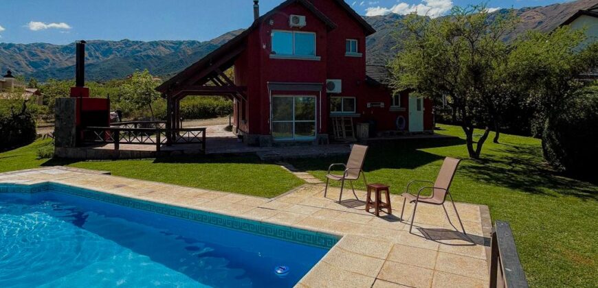 CASA EN LAS CASCADAS, ALDEA DE MONTAÑA