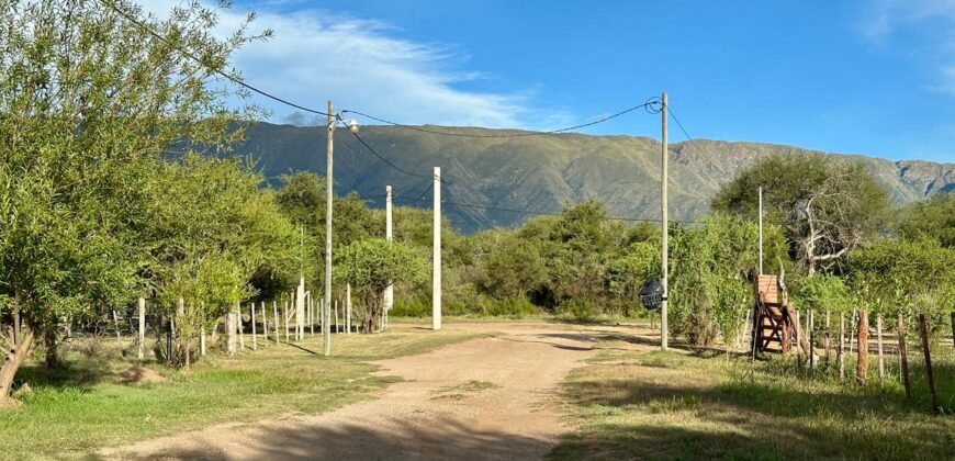 AMPLIA CASA EN LOS MOLLES